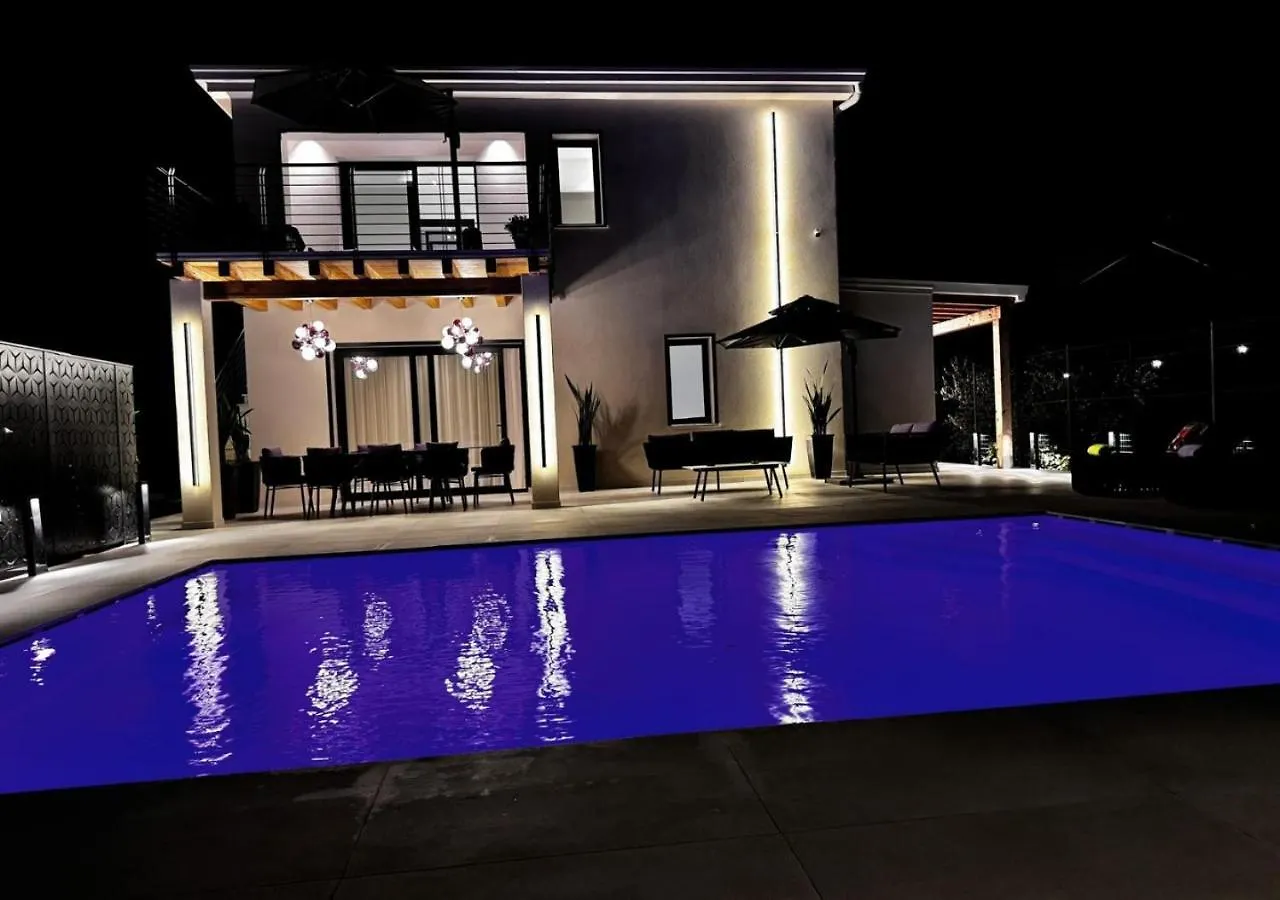Contatos de Alba Gold Luxury Suite & Villa